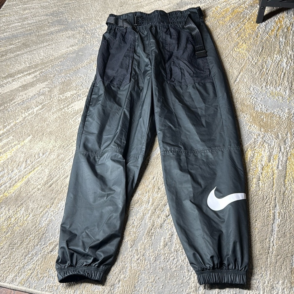 Nike Loose fit high rise sweatsuit pants size S‎ in EUC (A)